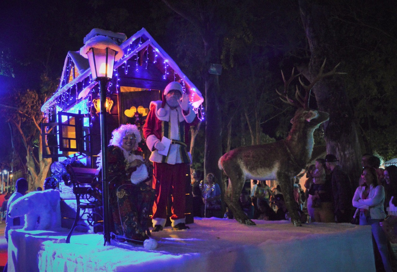 Segundo dia de desfile Luzes de Natal acontece neste domingo (18)