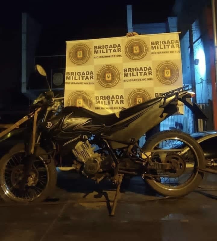 Homem é preso com moto roubada e maconha no bairro Junção, em Rio Grande