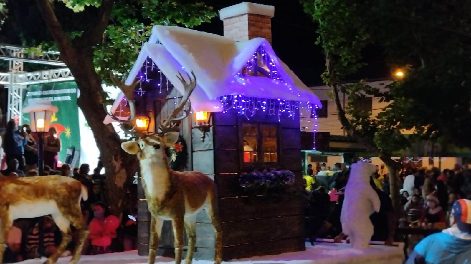 Desfile Luzes de Natal é atração desta quinta-feira (22) no Balneário Cassino