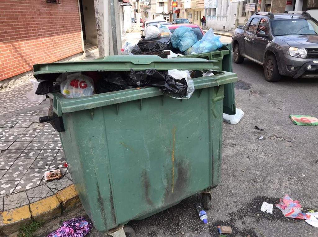 Confira como será a coleta de lixo na véspera do Natal (24) e Ano Novo (31)