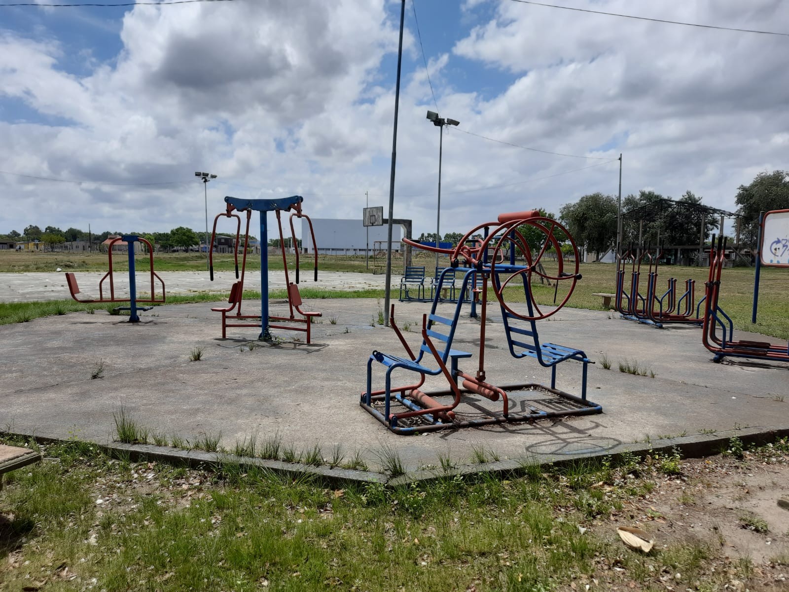 Quadra poliesportiva e academia ao ar livre do Parque Marinha serão reformadas