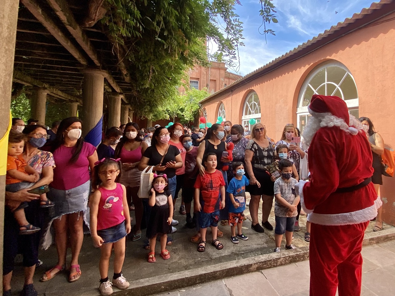 Campanha "Sonhos de Natal" promove entrega de presentes aos filhos dos colaboradores da Santa Casa do Rio Grande