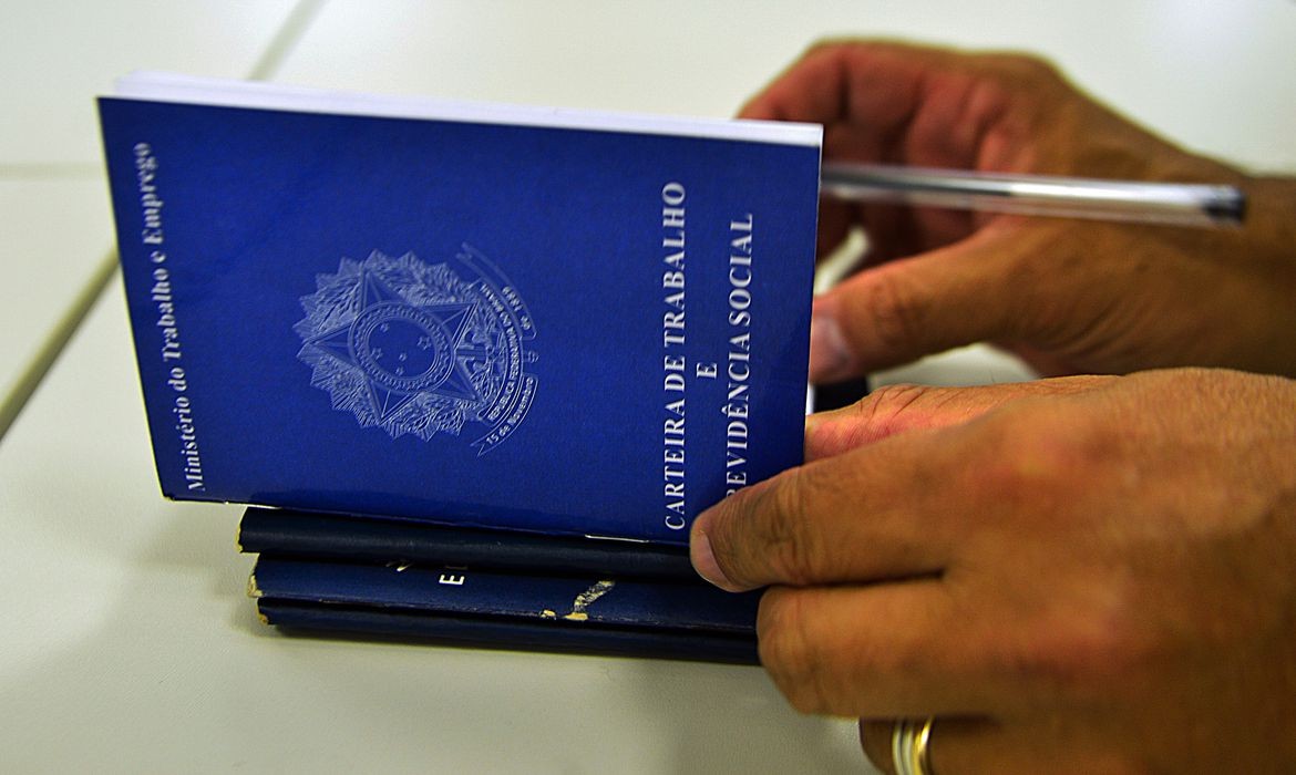 Brasil gerou 135 mil novos postos de trabalho em novembro, diz Caged
