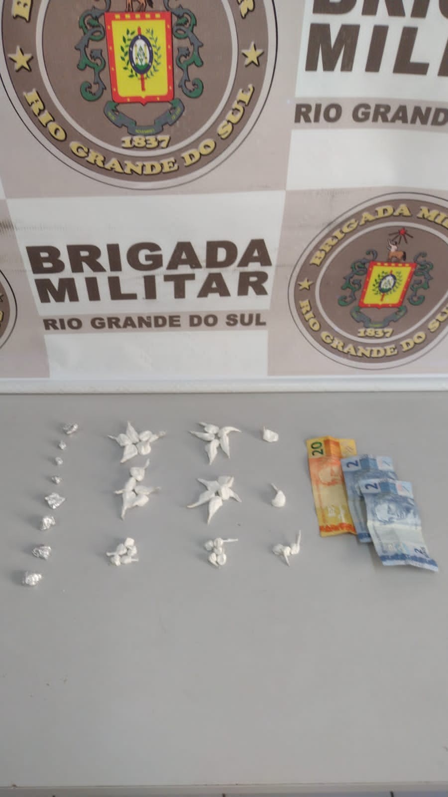 Homem é preso por tráfico de drogas na Vila da Quinta