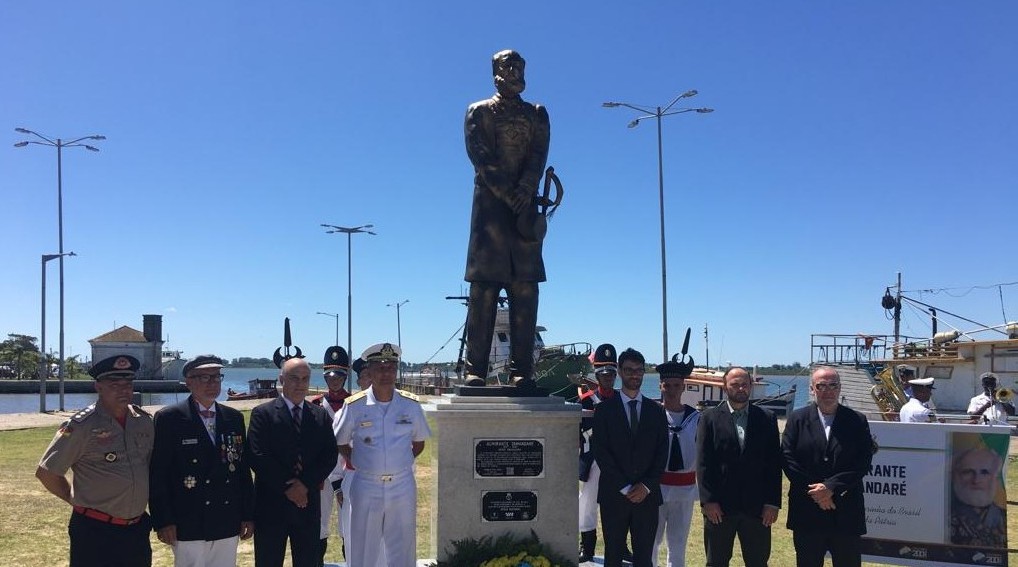 VÍDEO: cerimônia marca inauguração do Monumento de Almirante Tamandaré em Rio Grande