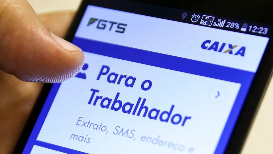 Trabalhadores têm até quinta-feira (15) para solicitar o saque extraordinário do FGTS