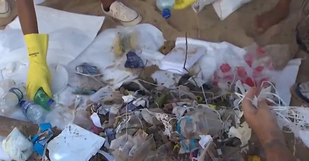 Grupo Oceano, Urumi e Meio Ambiente montam campanha para evitar descarte irregular de lixo na festa de Iemanjá 