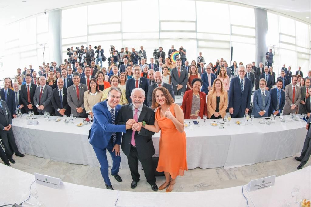 Reitor da Furg participa de encontro com presidente Lula em Brasília
