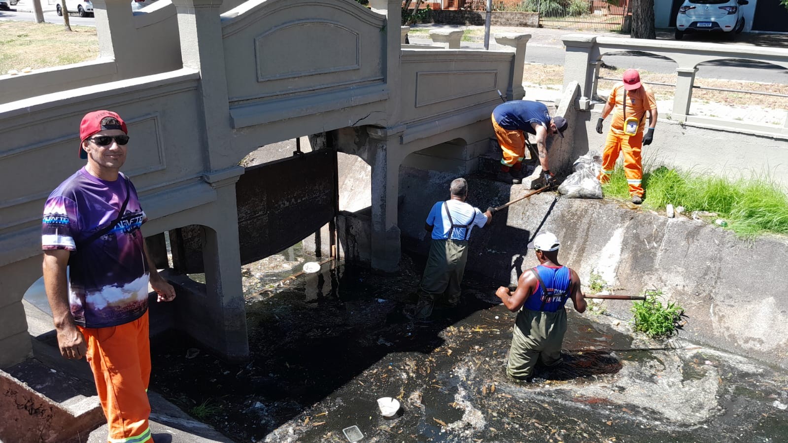 Quase 1 tonelada de lixo foi recolhida durante limpeza do Canalete, em Rio Grande