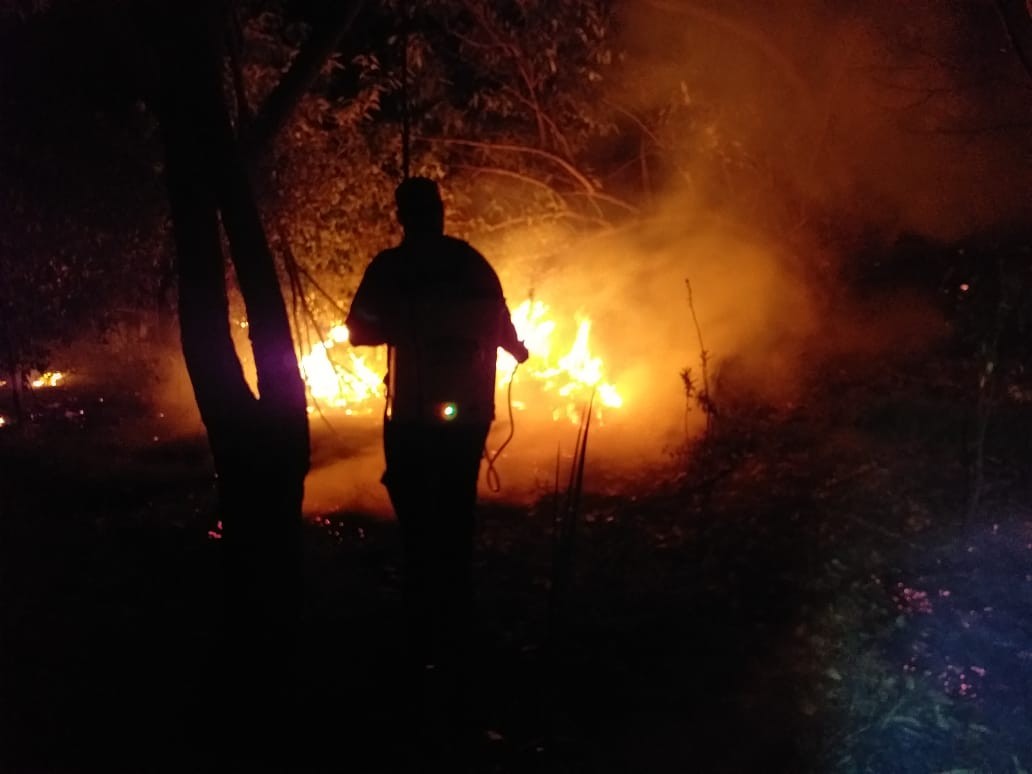 Incêndio com mais de 13 horas de duração foi registrado na localidade de Domingos Petroline, em Rio Grande