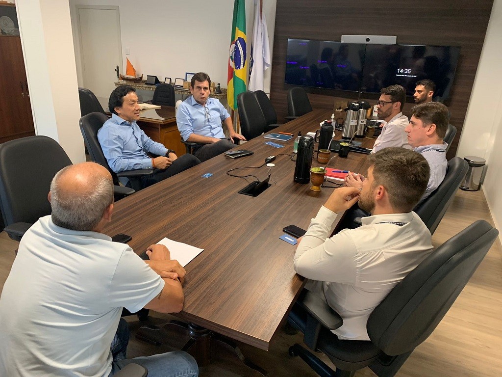 Representantes do Grupo Rocha realizam visita a Portos RS