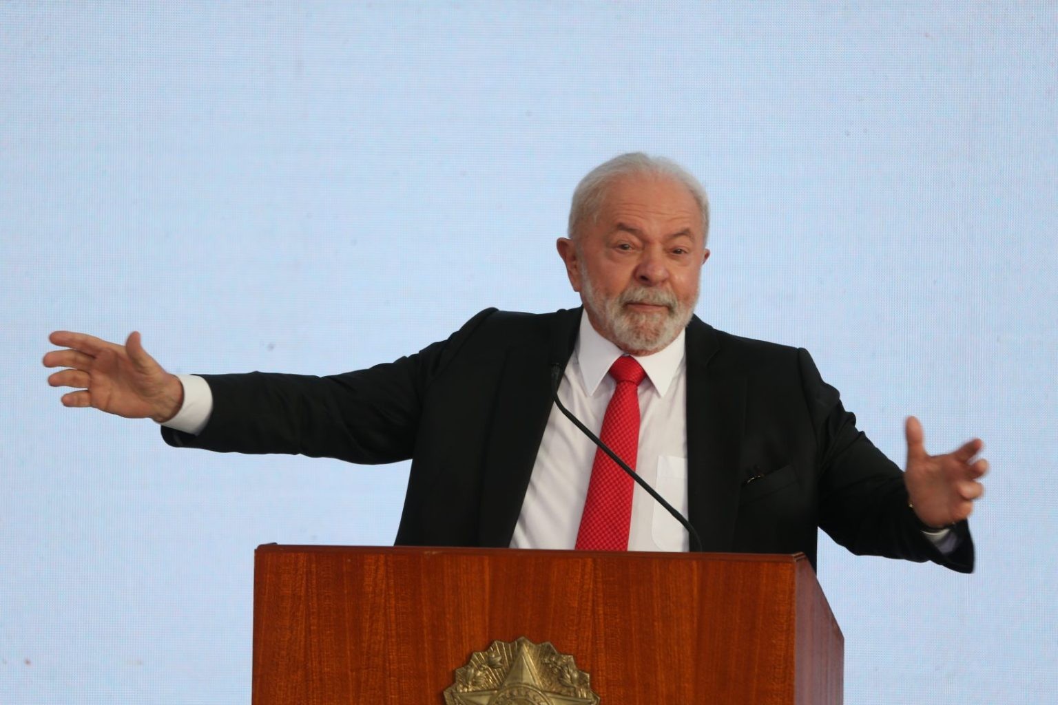 Lula derruba 18 indicações de Bolsonaro para cargos no governo e em embaixadas