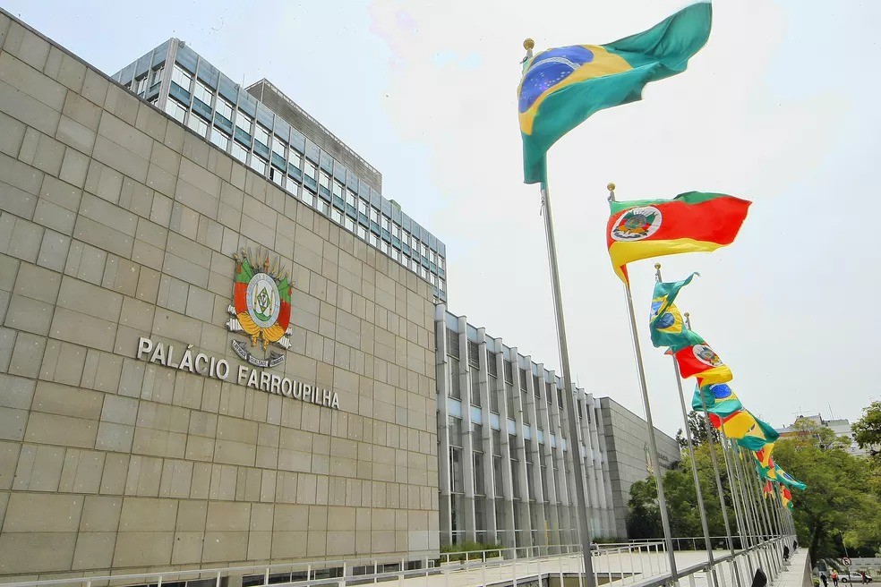 55 deputados estaduais tomaram posse, na tarde desta terça-feira (31)