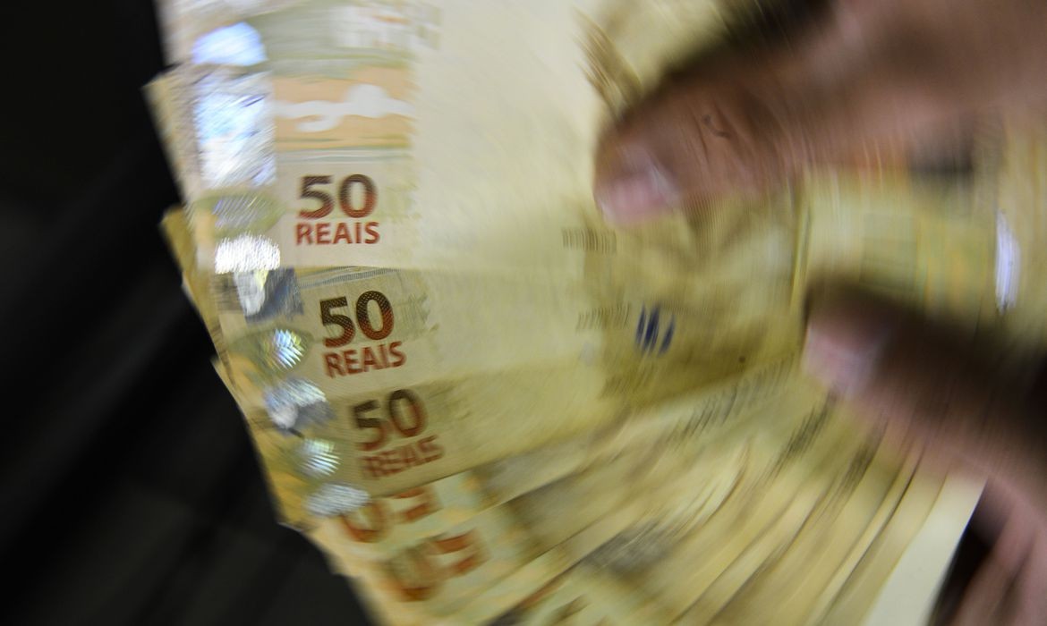Governo criará programa para atender endividados