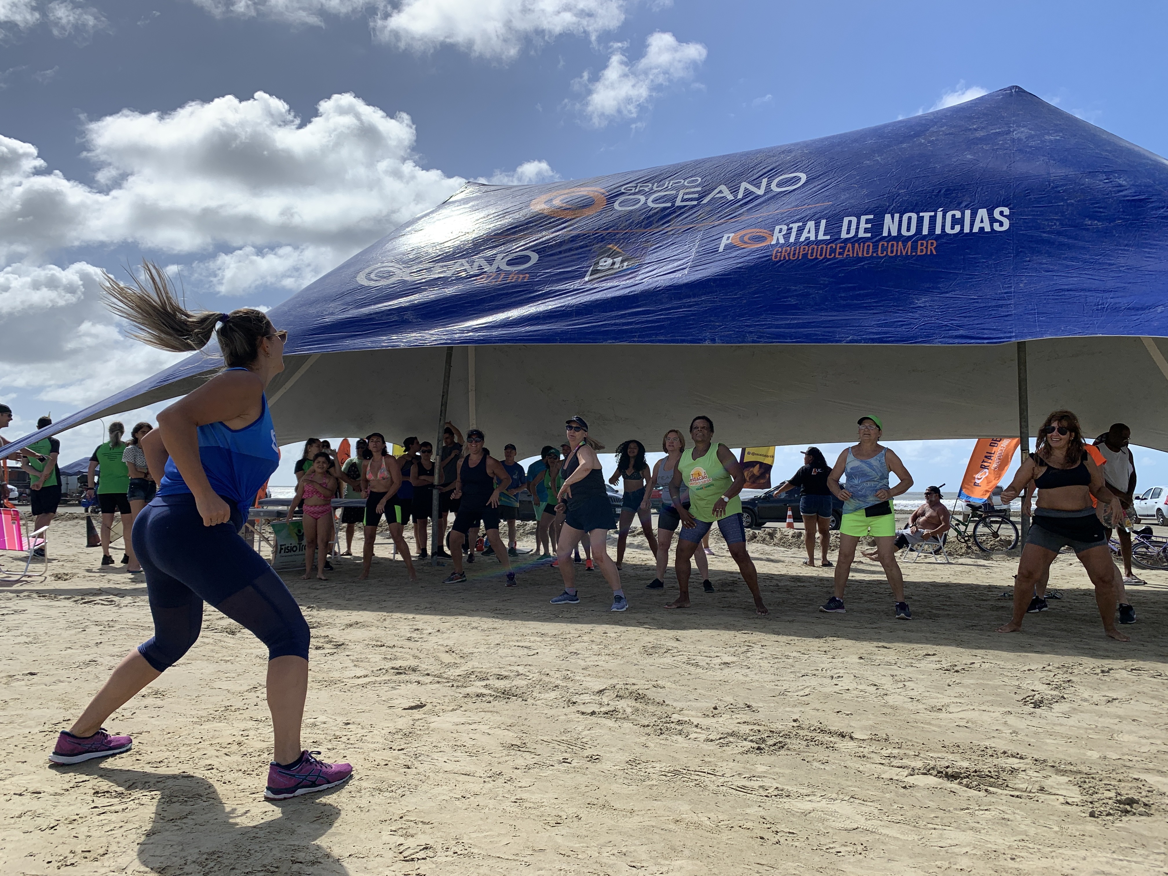Arena Oceano reúne centenas de pessoas na Praia do Cassino