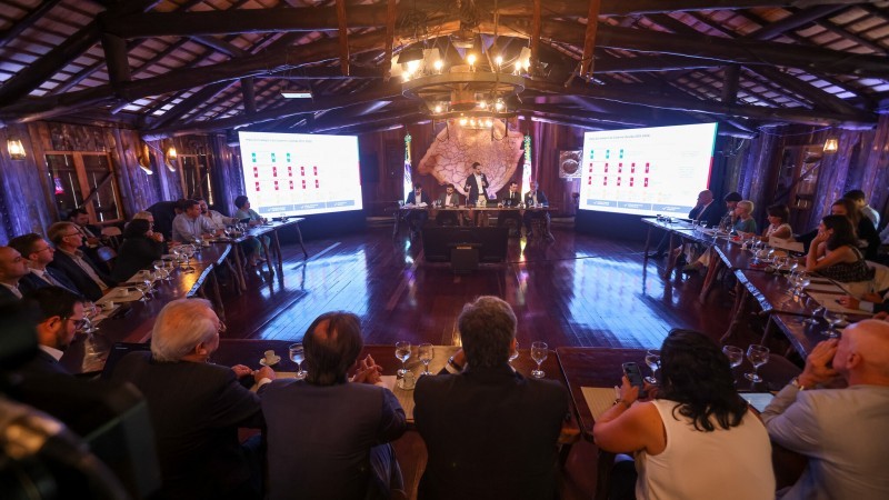 Leite reúne secretariado e reforça estratégia de governo