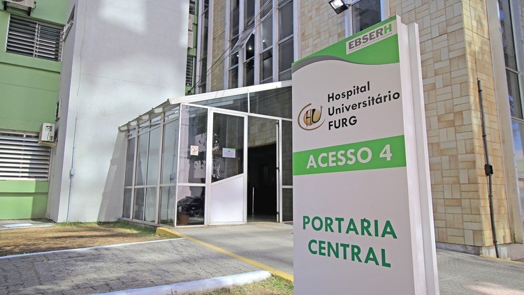 Família rio-grandina implora resposta do poder público para transferir filha de 11 anos para hospital de Porto Alegre