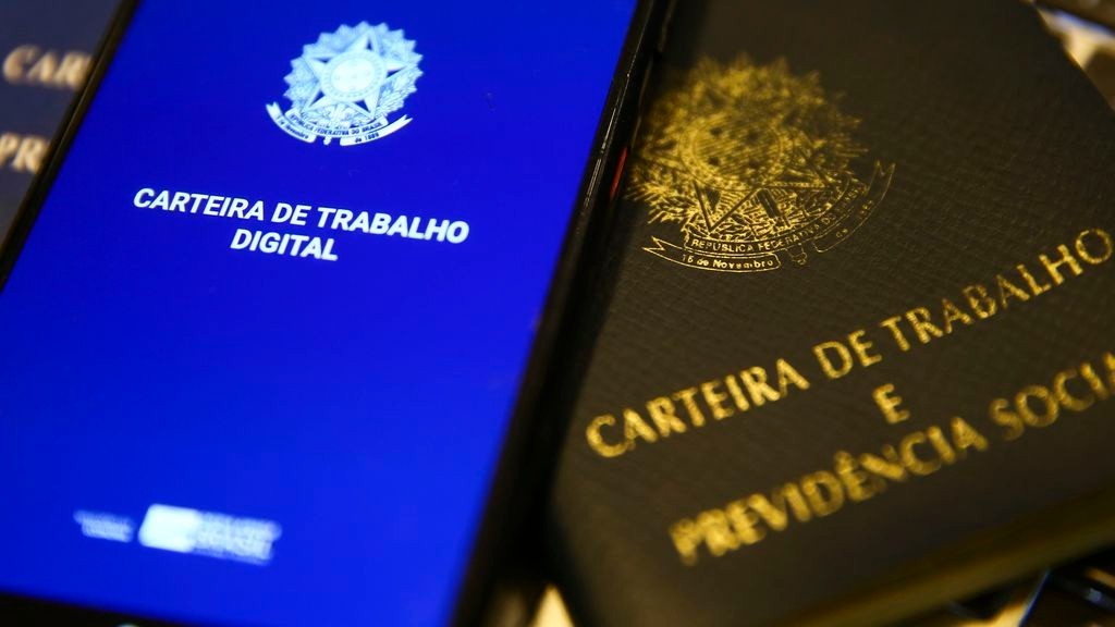 Salário mínimo deve permanecer em R$1.302 nos primeiros meses de 2023