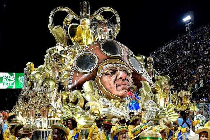 Imperatriz Leopoldinense vence o Carnaval do Rio, um ano após retornar à elite