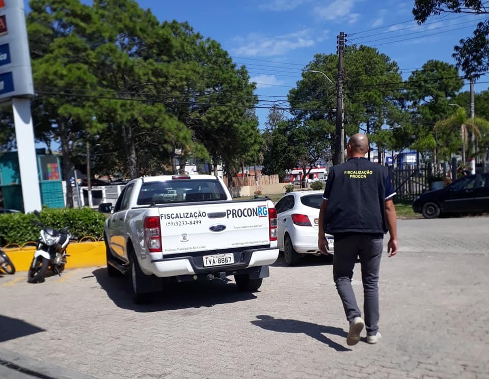 Procon autua seis postos de combustíveis em Rio Grande