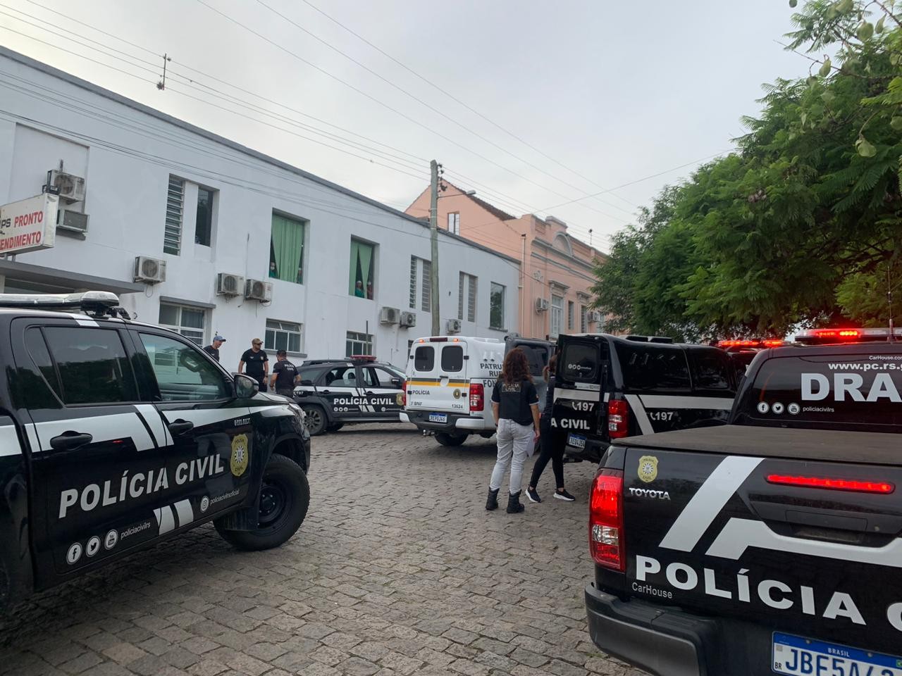 Tráfico e homicídios: Polícia Civil prende nove pessoas e apreende adolescente em operação