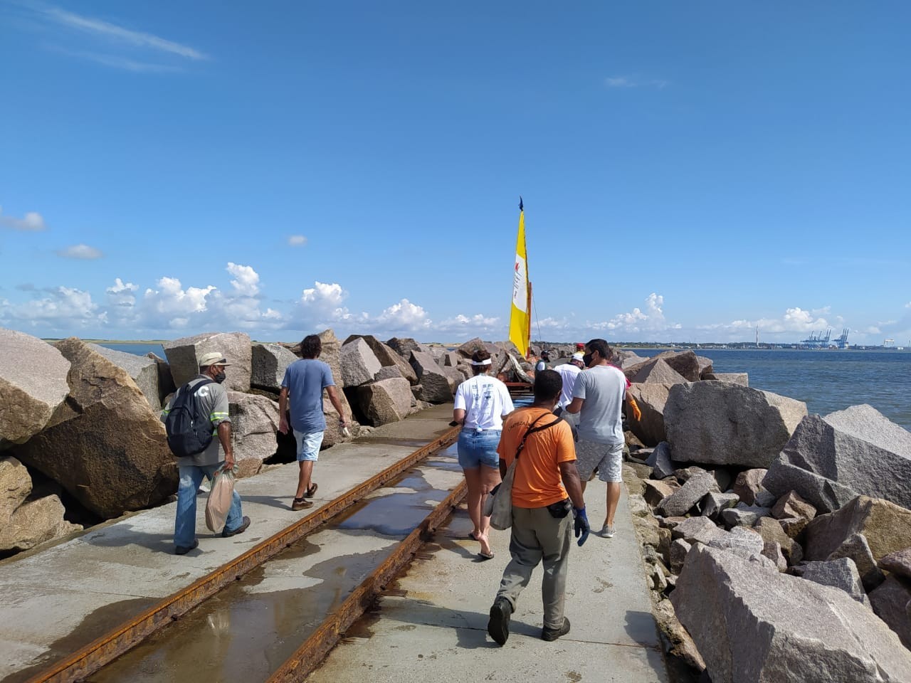 Jogue Limpo: Grupo Oceano fará mutirão de limpeza nos Molhes da Barra na sexta-feira (24)