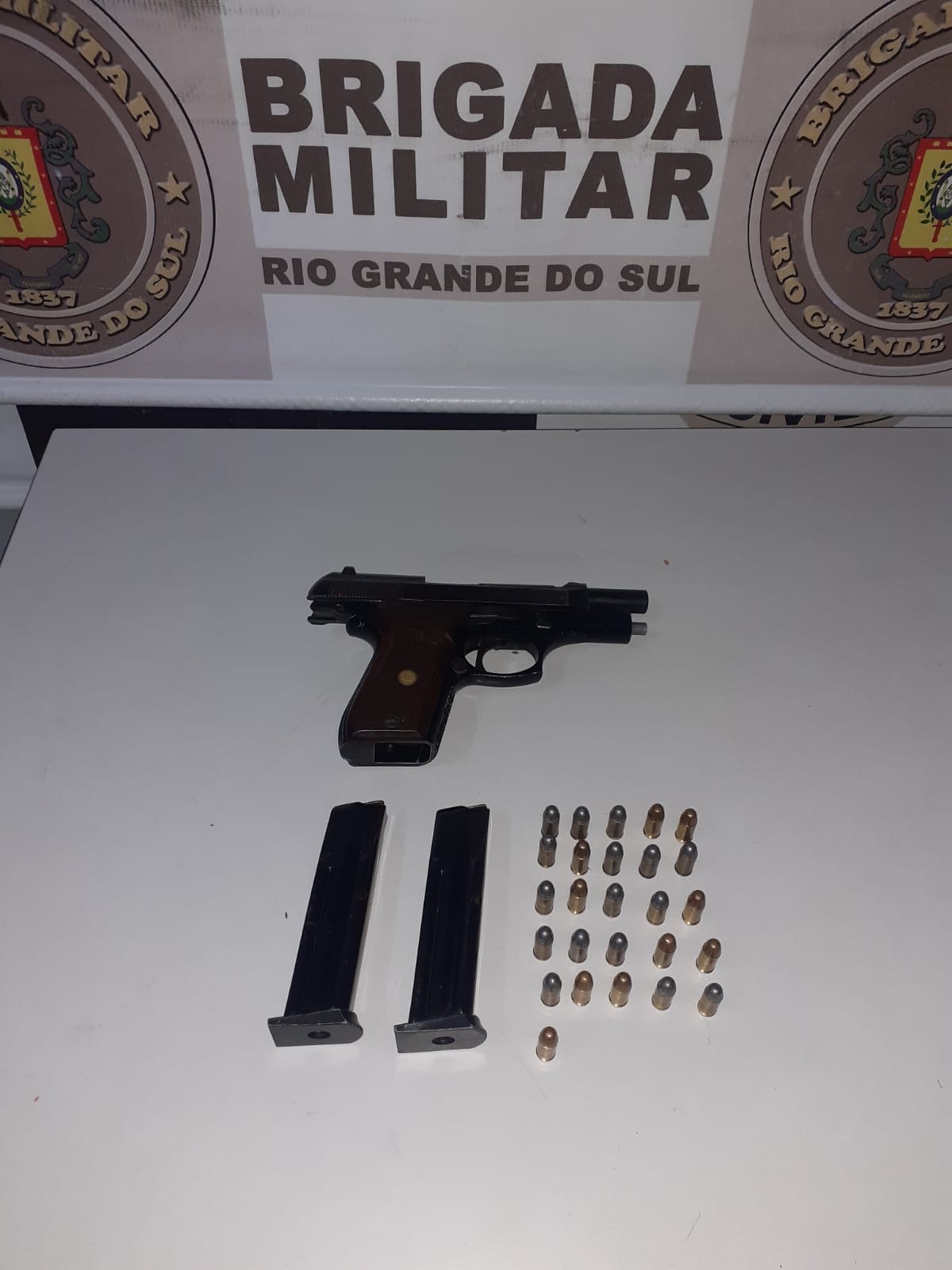 Homem é preso por porte ilegal de arma de fogo no bairro São Miguel