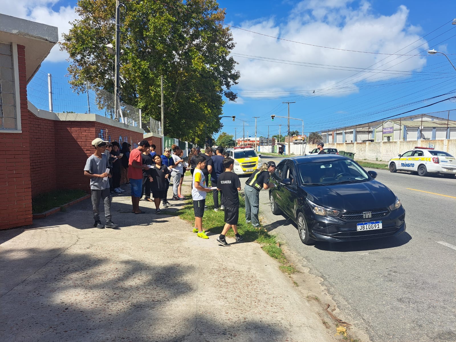 Agentes de trânsito realizam projeto na Escola Medianeira