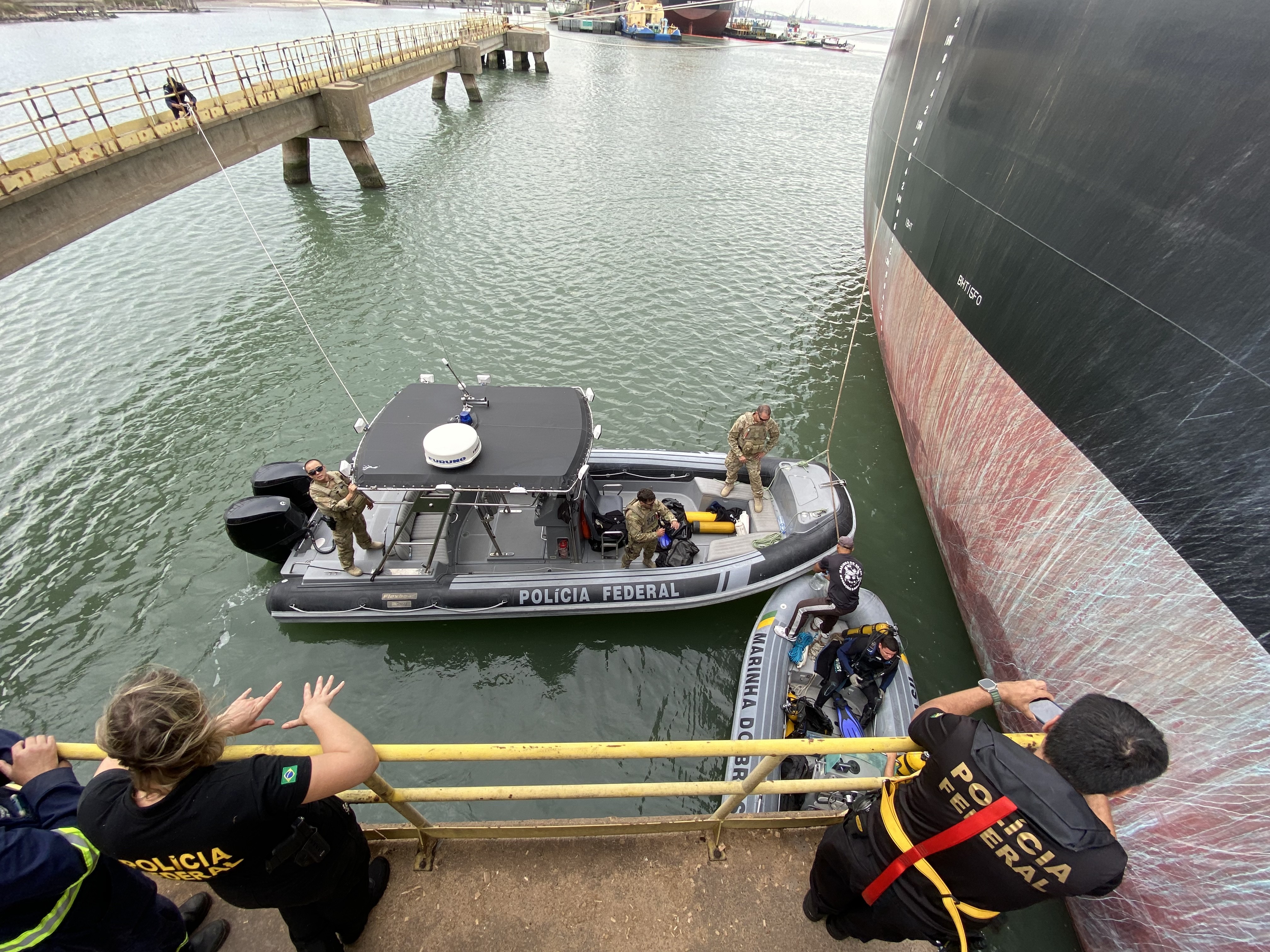 PF apreende 206 quilos de cocaína escondida em navio atracado no Porto do Rio Grande