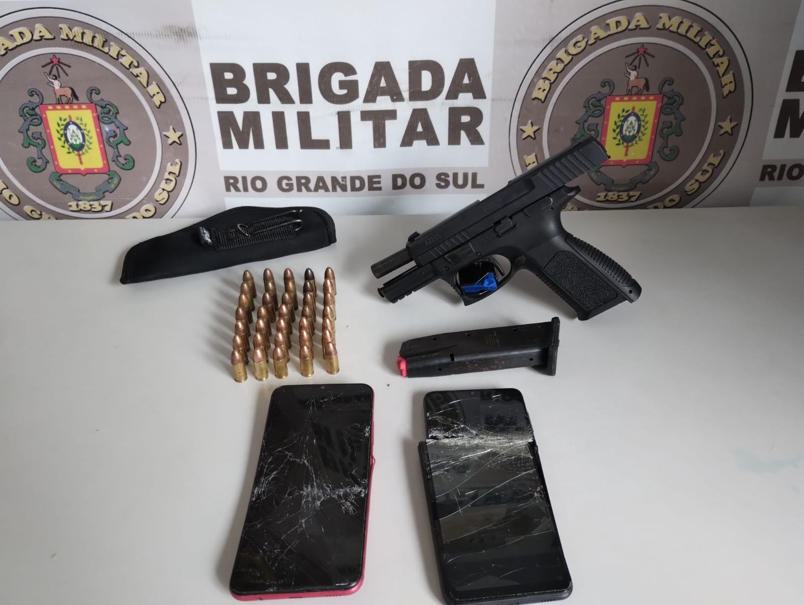 Homem é preso por porte ilegal de arma de fogo durante operação conjunta