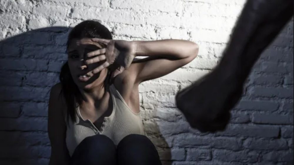 Câmara aprova projeto que garante pensão a filhos de mulheres vítimas de feminicídio 