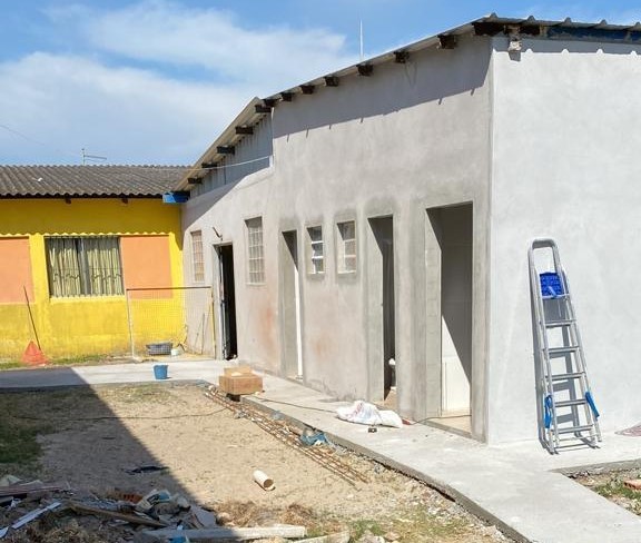 Fotos: com apoio de doações, Centro Social João Calábria reforma banheiros que atendem a mais de 30 crianças
