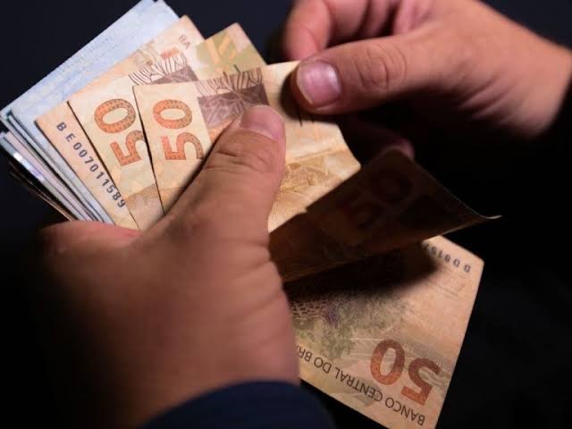 Governo confirma proposta de 9% de reajuste a servidores federais