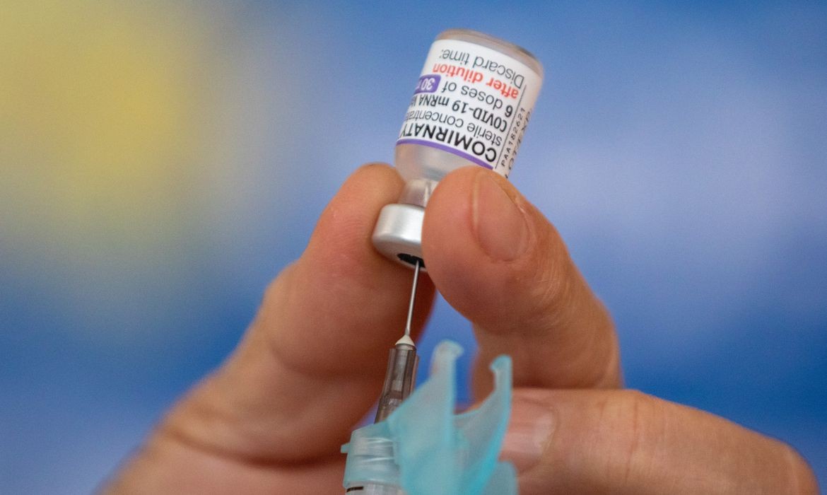 Saúde reforça importância de completar ciclo vacinal contra a Covid-19