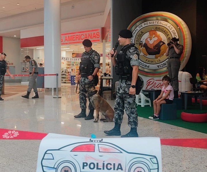 Brigada Militar realiza evento alusivo ao mês da mulher, no Partage Shopping