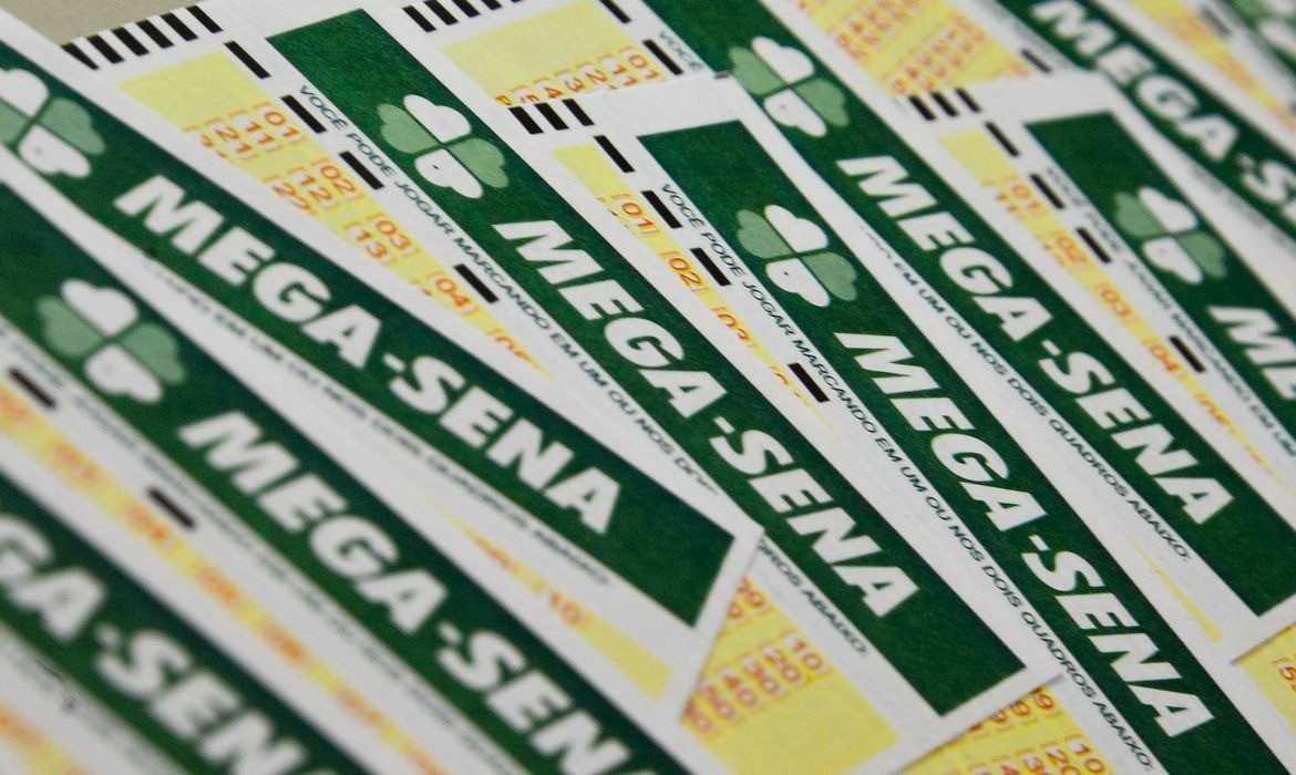 Mega-Sena sorteia prêmio de R$18 milhões nesta quinta-feira (16)