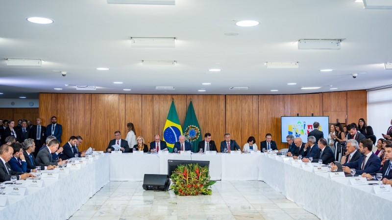 Em encontro de governadores com Lula, Eduardo Leite defende integração de áreas para garantir segurança nas escolas