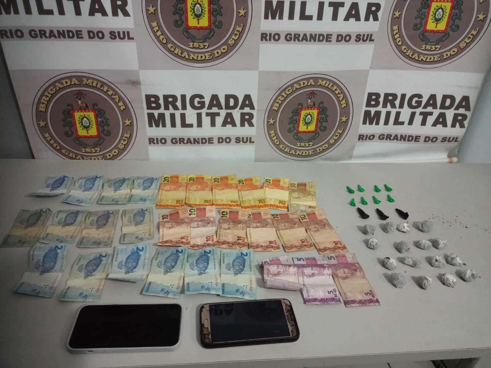 Adolescentes são apreendidos por tráfico de drogas em Rio Grande