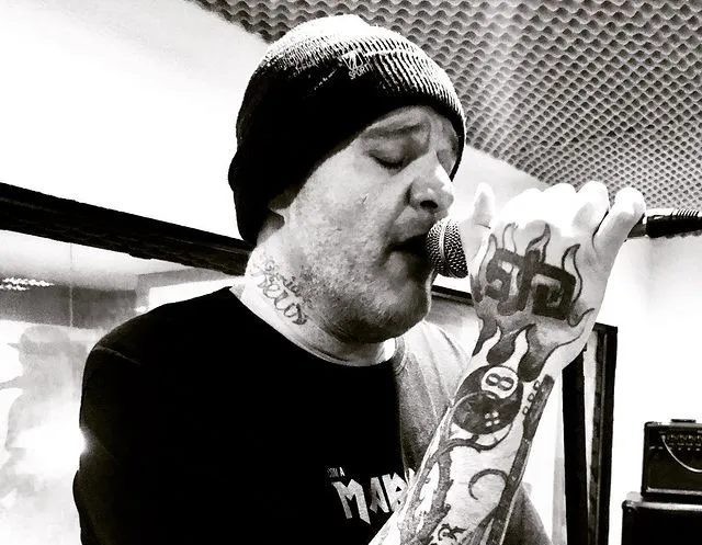 Morre Reges Bolo, vocalista da banda O Surto, do hit A Cera (Que me Pirou o Cabeção)