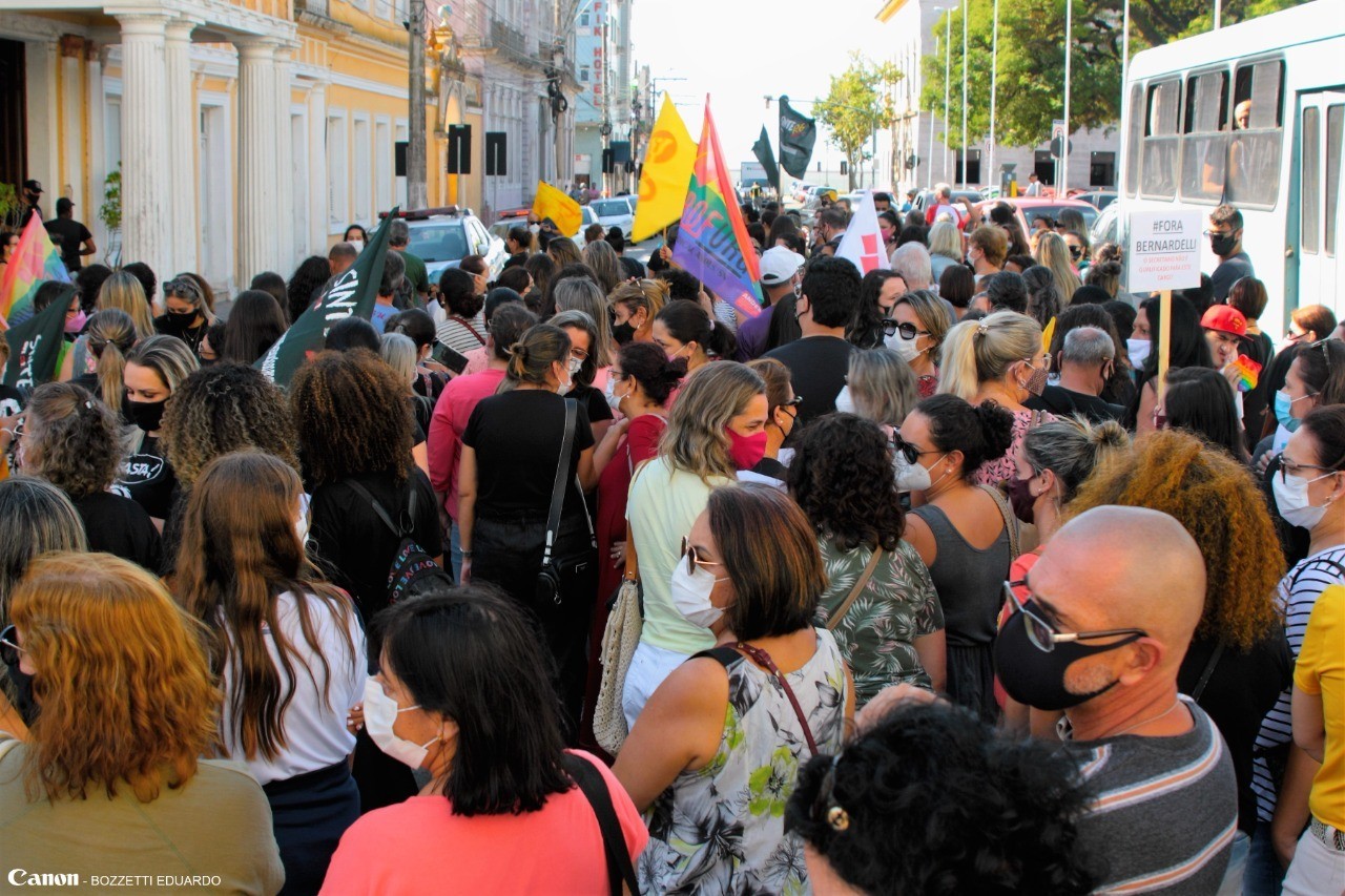 Professores de Rio Grande farão greve nesta quarta-feira (26)