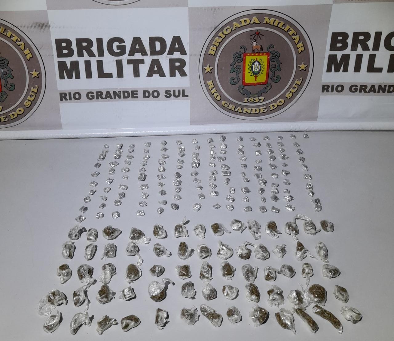 Homem é preso com mais de 140 porções de cocaína no bairro Lagoa