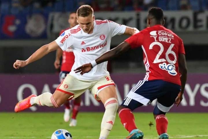 SC Internacional busca o empate no final na estreia da Libertadores