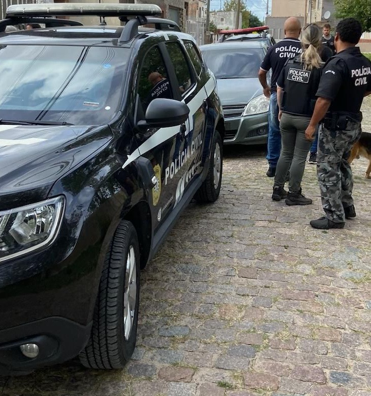 Polícia Civil apreende notebooks e celulares em investigação de ataques em escola de RG
