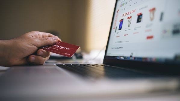 Procon RS dá dicas para evitar golpes e fraudes ao realizar compras pela internet