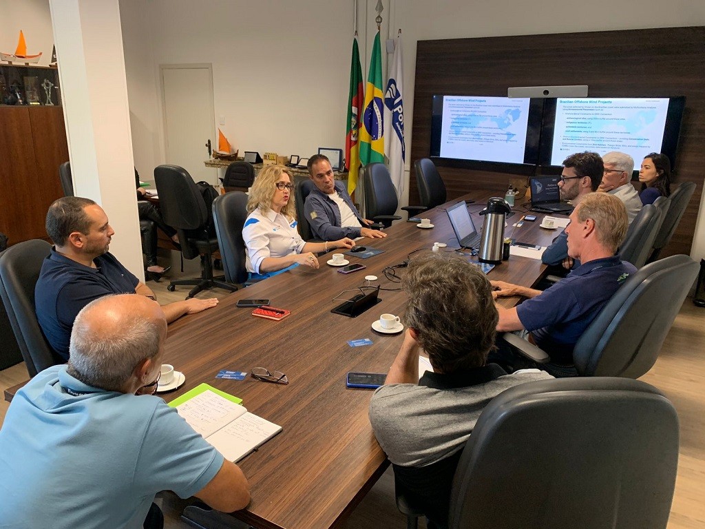 Representante de empresa japonesa de energia sustentável visita o Porto do Rio Grande
