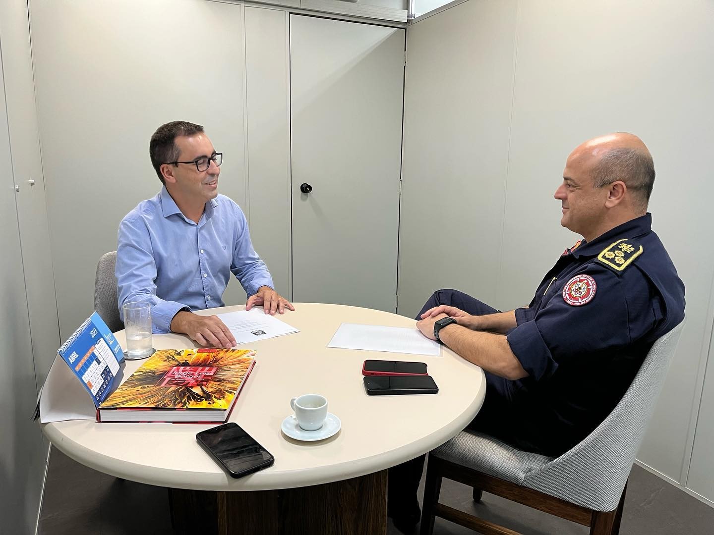 Janir Branco recebe comandante-geral do Corpo de Bombeiros e discute certificação para Guardas Civis Temporários em Rio Grande
