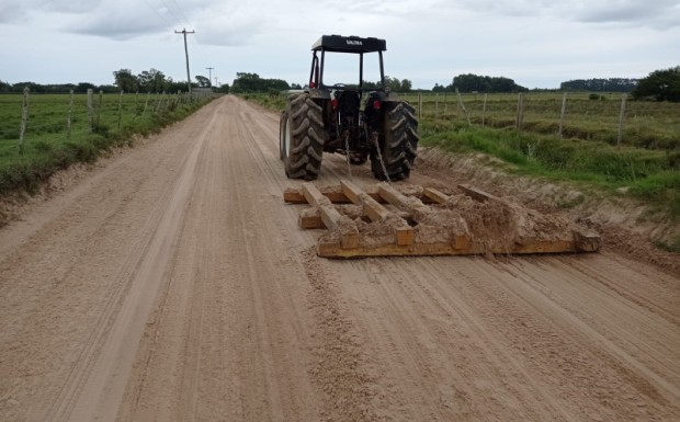 Prefeitura de São José do Norte segue realizando serviços de manutenção de ruas no interior 
