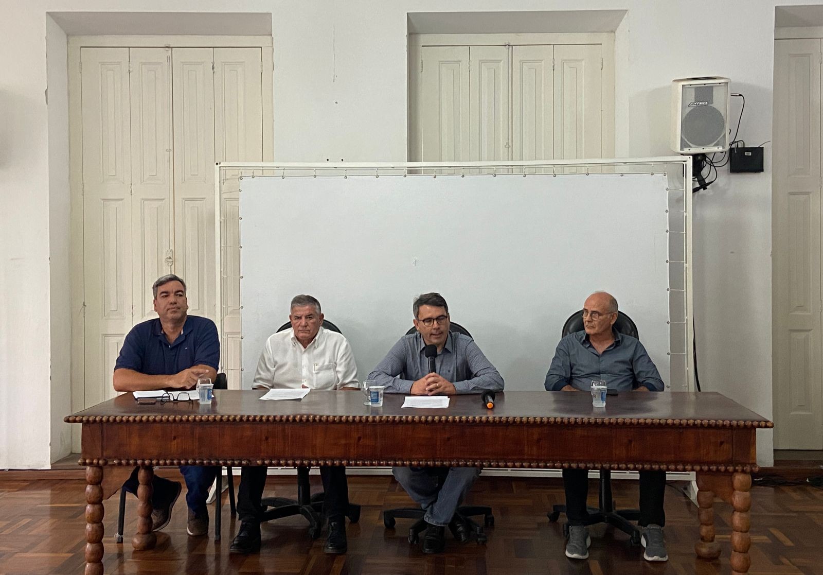 Prefeito Fábio Branco anuncia medidas de combate às ameaças de violência nas escolas 