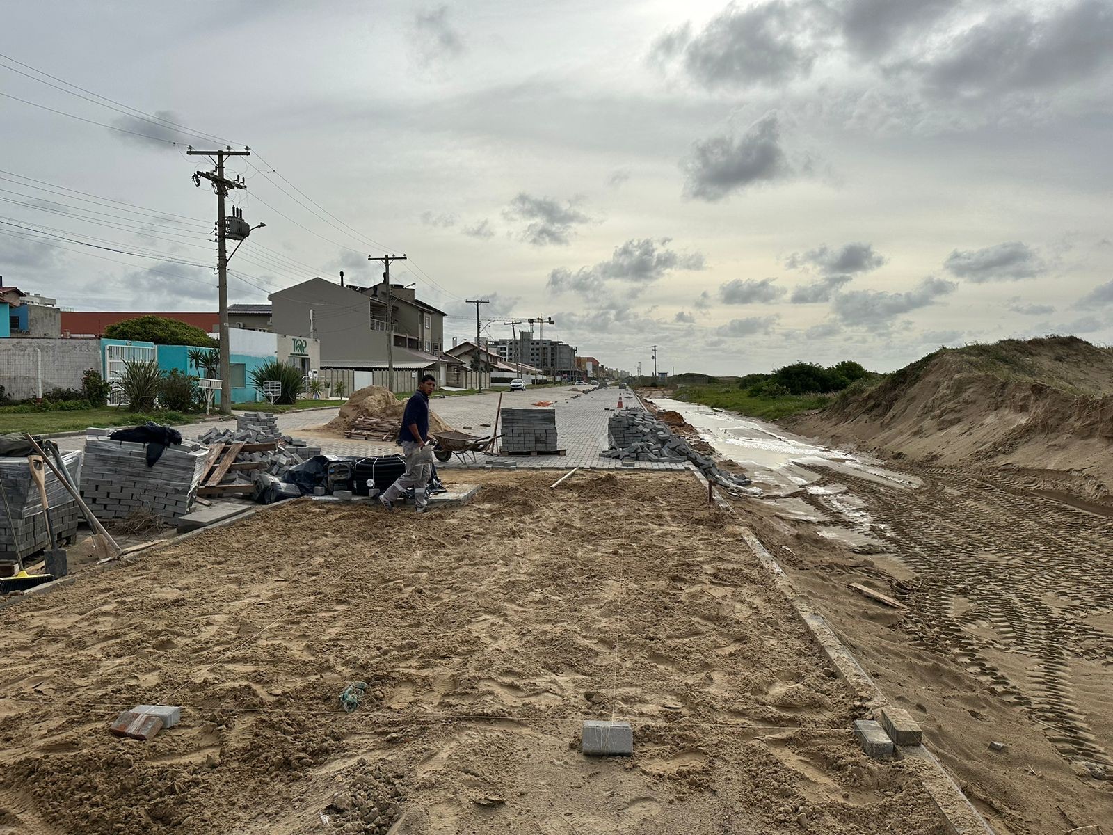 Pavimentação da Av. Beira Mar deve ser concluída dentro de 45 dias