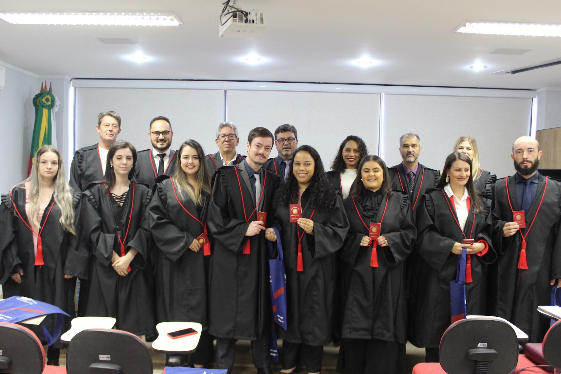 OAB Rio Grande outorga credenciais para oito novos advogados